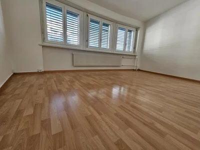 Sonstiges; holzboden, tageslicht
