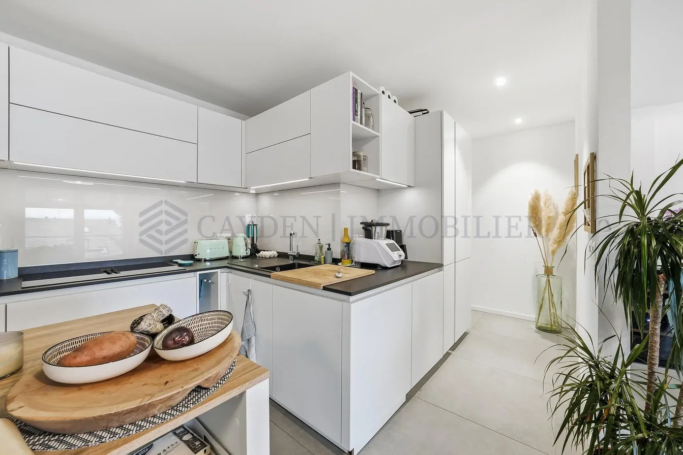 Kitchen; kitchen appliances, tile floor, natural light, modern style