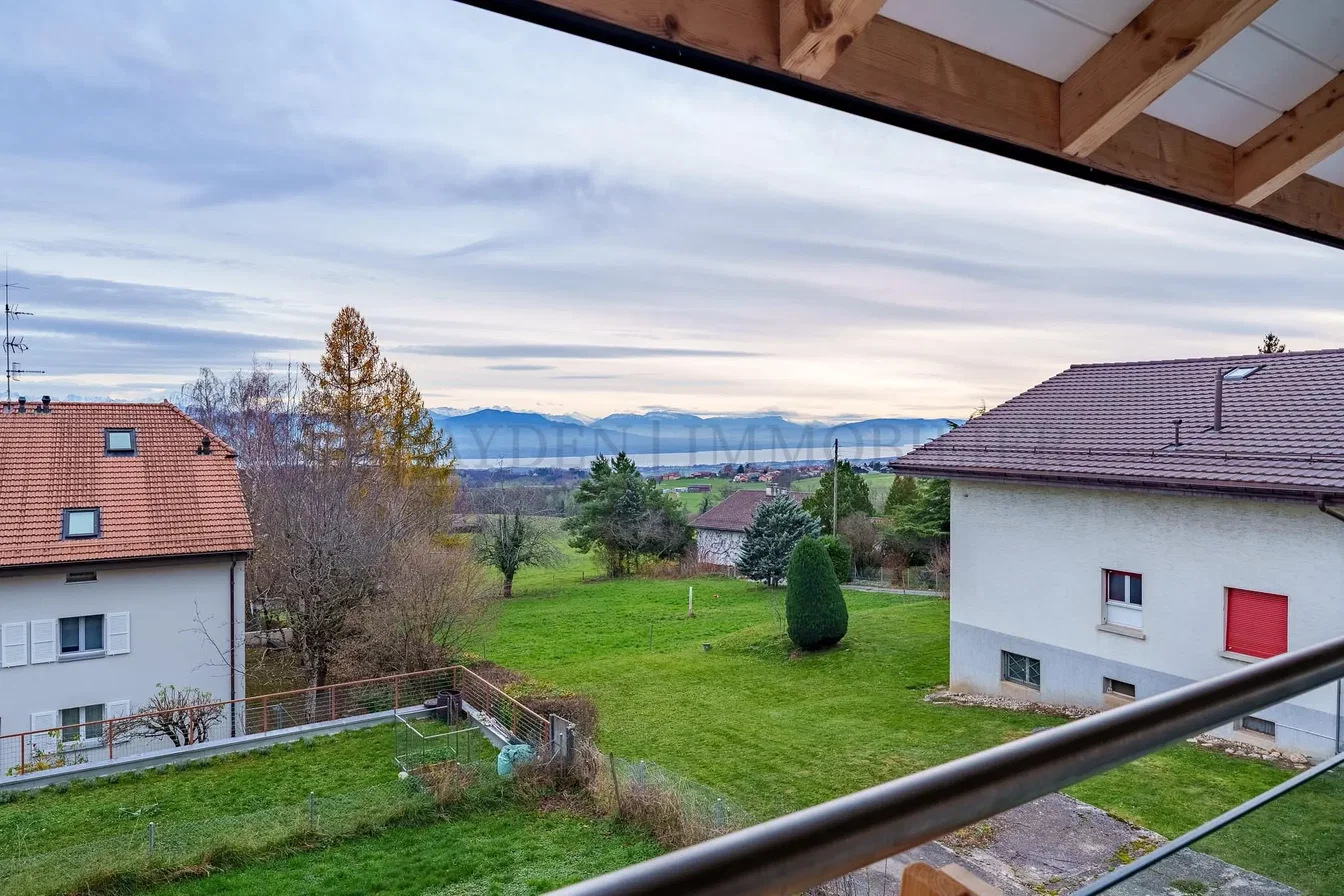 Balcony; view, natural light