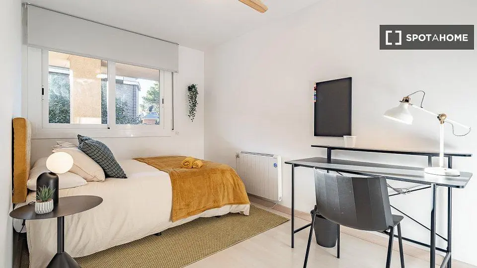Schlafzimmer; tageslicht, moderner stil