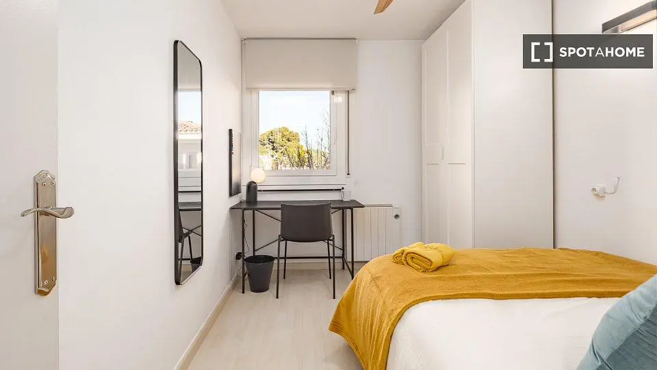 Schlafzimmer; tageslicht, moderner stil