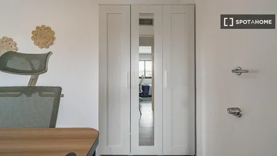 Kammer; holzboden, fliesenboden, tageslicht