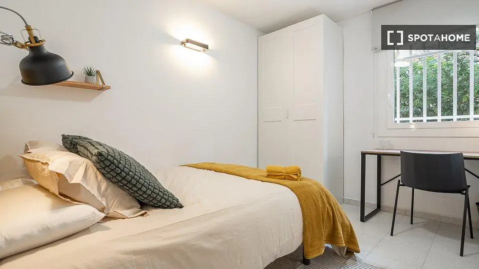 Schlafzimmer; tageslicht, moderner stil