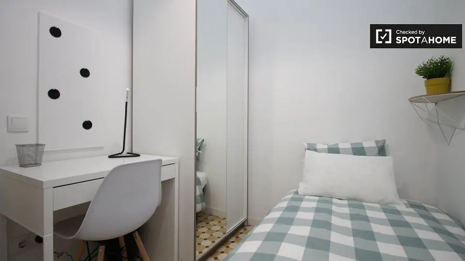 Schlafzimmer; tageslicht, moderner stil