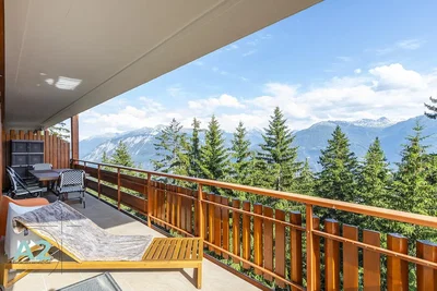 Balkon; blick, tageslicht, holzboden