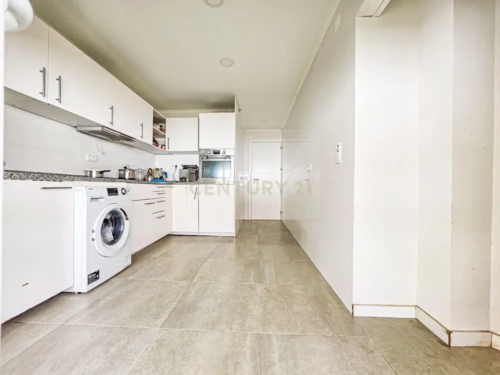 Cuisine; carrelage, électroménager