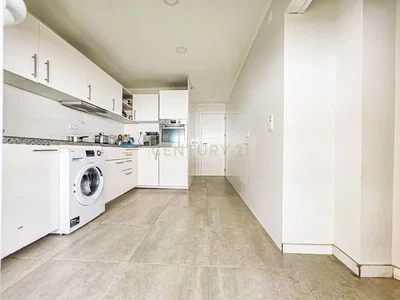 Cuisine; carrelage, électroménager