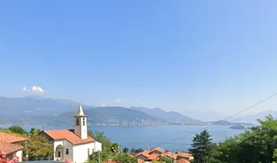 Kuća i okolina; pogled