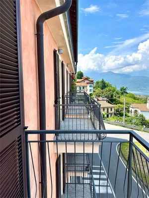 Balkon; pogled, prirodno svjetlo