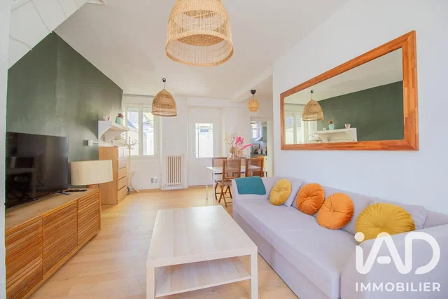 Salon; lumière naturelle, style moderne, parquet
