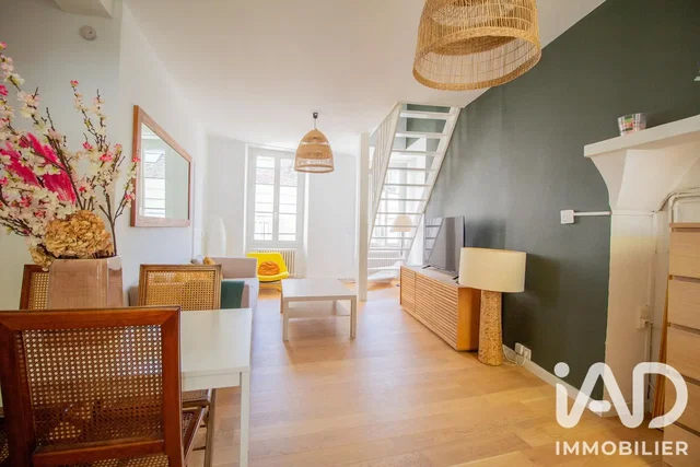 Salon; lumière naturelle, style moderne, parquet