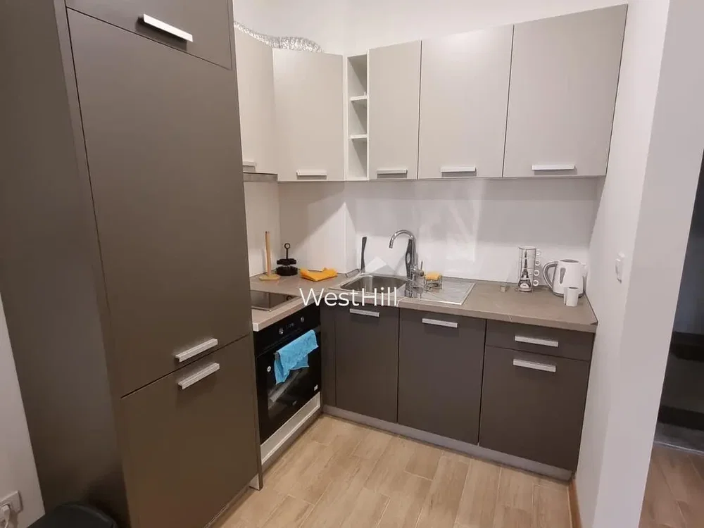 Kuhinja; kućanski aparati, pločice