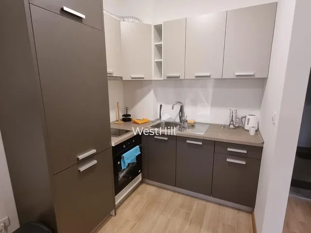 Kuhinja; kućanski aparati, pločice