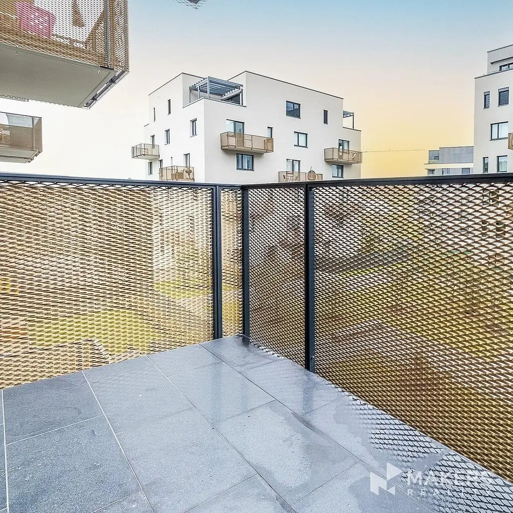 أخرى