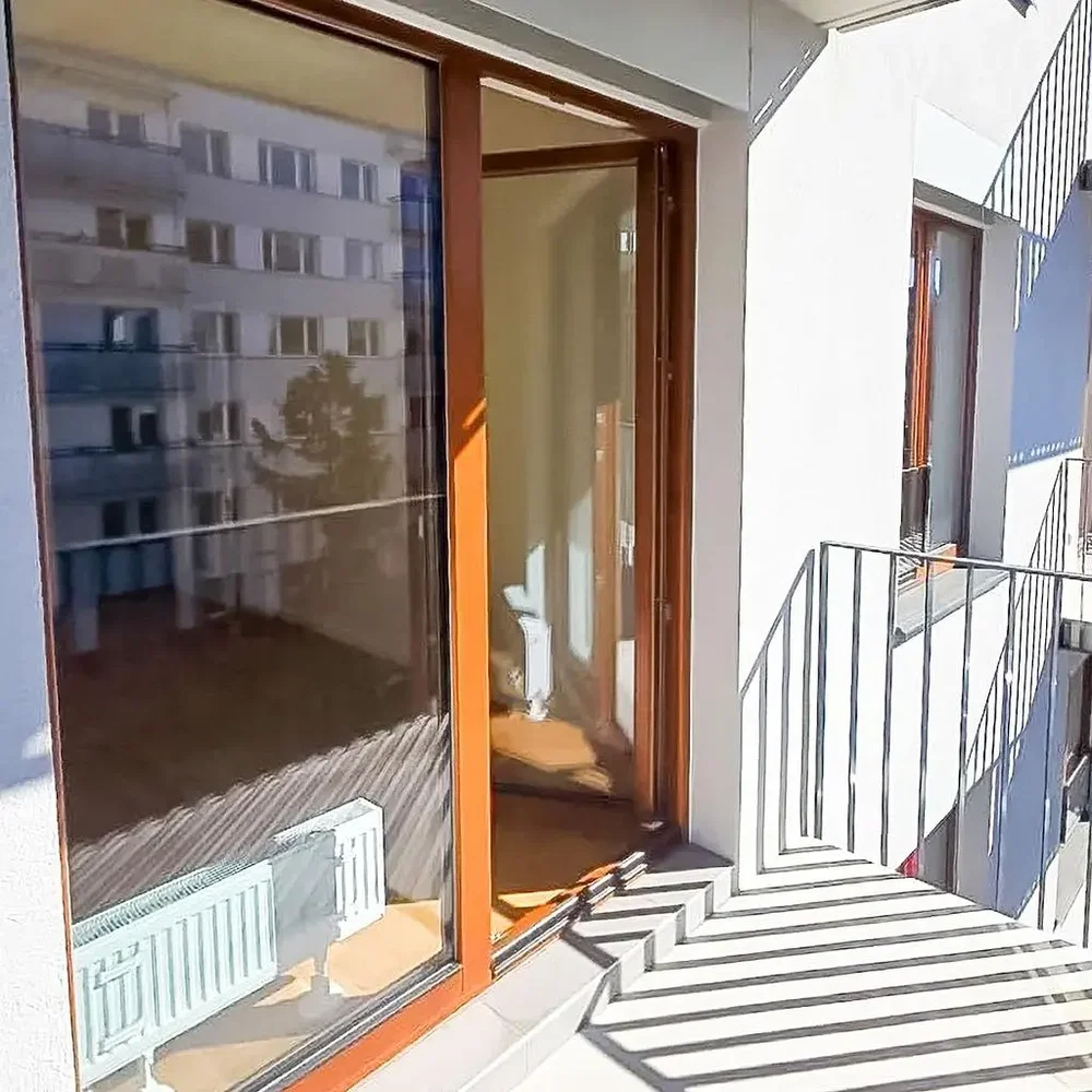 Balcony; view, natural light