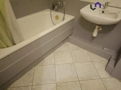 Kupaonica; pločice, potrebna renovacija