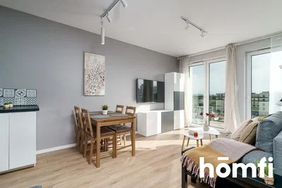 Oturma odası; doğal ışık, modern stil