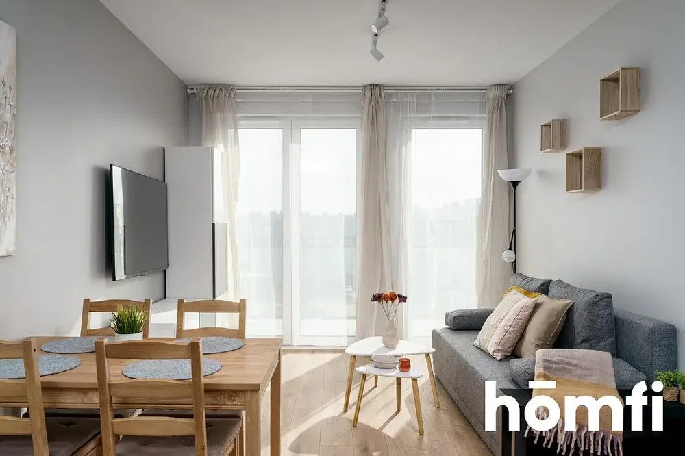 Oturma odası; doğal ışık, modern stil