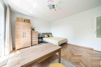 Chambre; parquet, lumière naturelle, style moderne