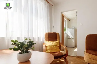 Salon; lumière naturelle, parquet