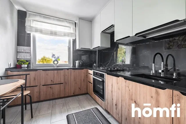 Küche; küchengeräte, holzboden, tageslicht, moderner stil
