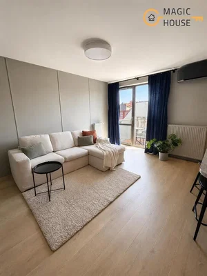 Salon; lumière naturelle, parquet, style moderne