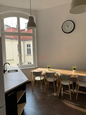 Kuhinja; pločice, prirodno svjetlo, pogled
