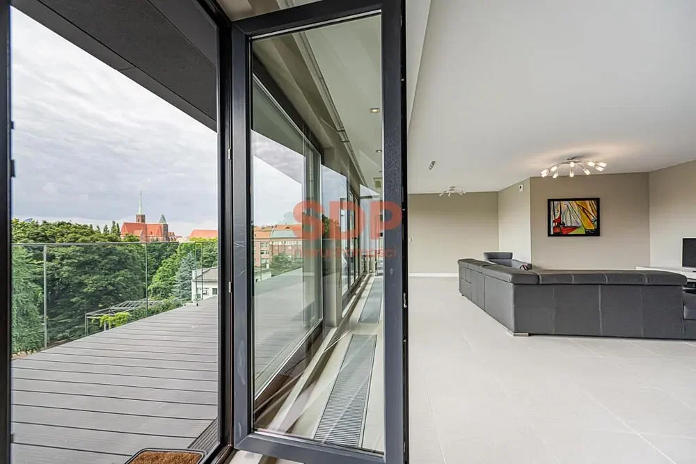 Soggiorno; vista, luce naturale, stile moderno