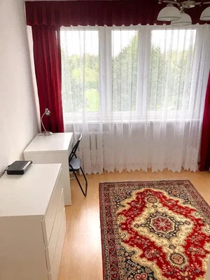 Spavaća soba; prirodno svjetlo, drveni pod