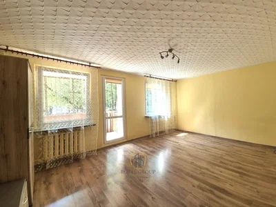 Soggiorno; pavimento in legno, luce naturale