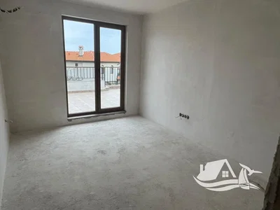 Otro; necesita renovación, luz natural
