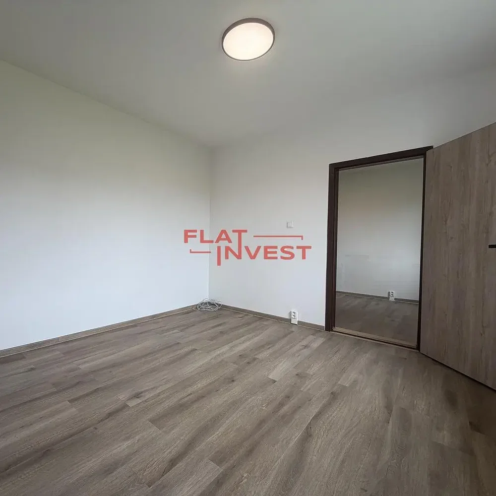 Bedroom; wood floor, natural light