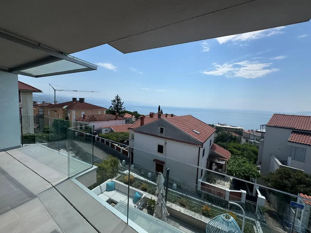 Balkon; výhled, přirozené světlo