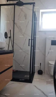 Badezimmer; fliesenboden, renoviert, tageslicht
