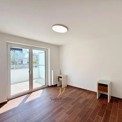 Sonstiges; holzboden, tageslicht, renoviert