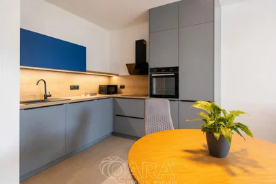Cucina; elettrodomestici, ristrutturato, luce naturale