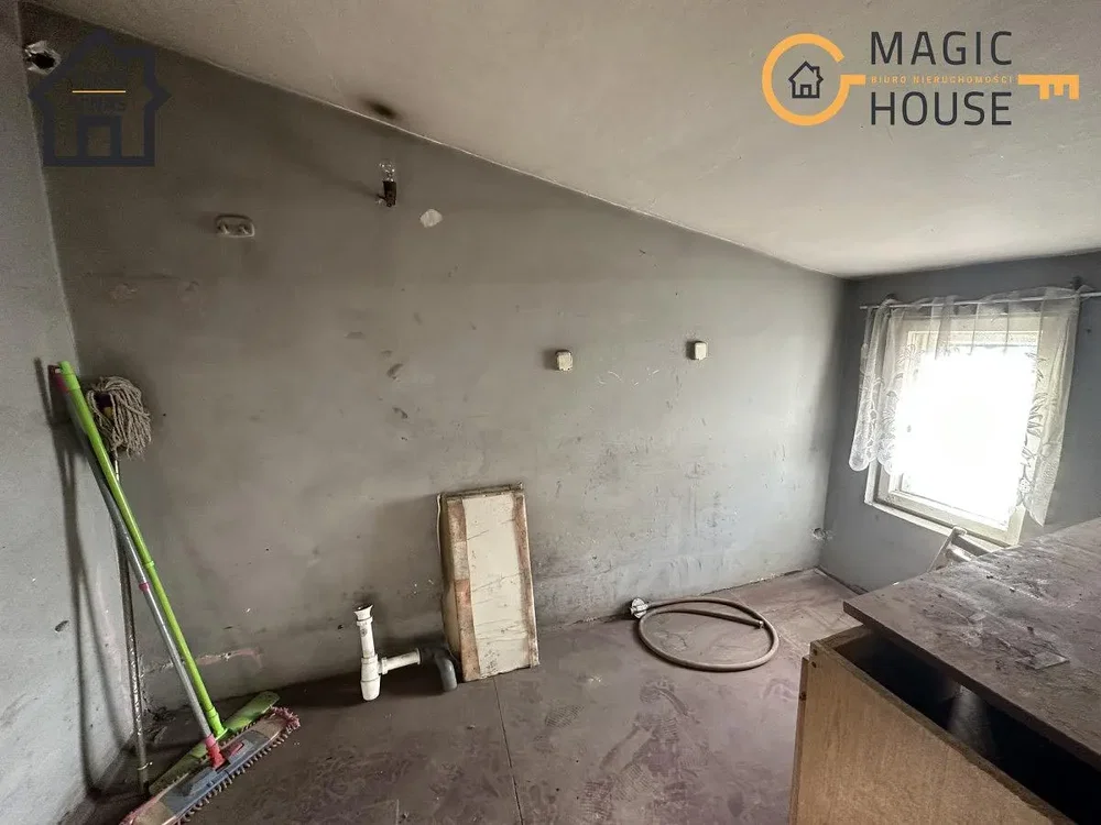 Ostalo; potrebna renovacija, prirodno svjetlo