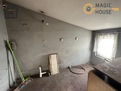 Ostalo; potrebna renovacija, prirodno svjetlo