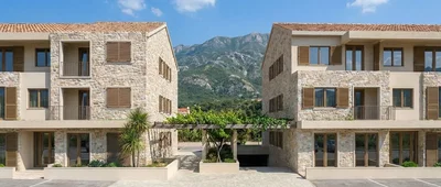 House and surroundings; view, natural light