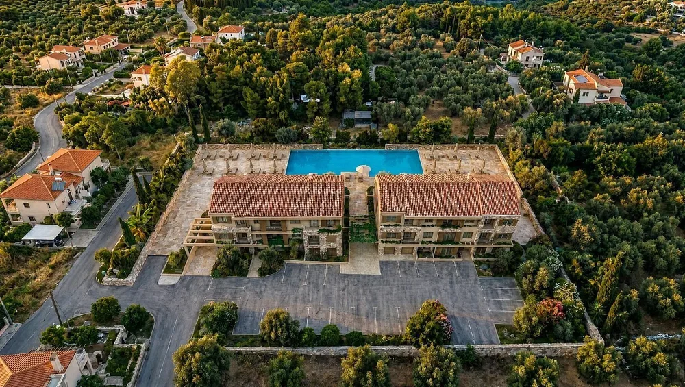 House and surroundings; view, natural light