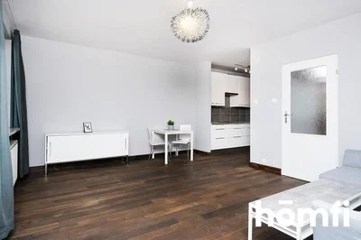 Wohnzimmer; holzboden, tageslicht, moderner stil