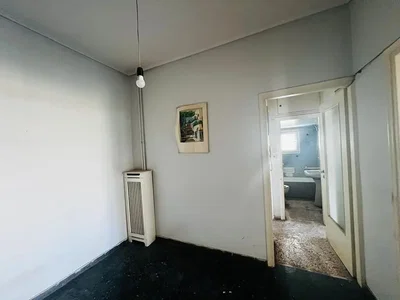 Outro; precisa de renovação, luz natural