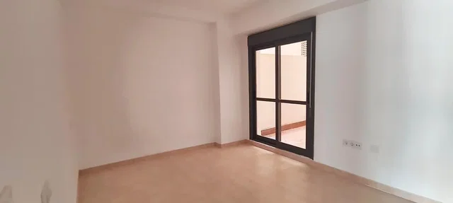 Spálňa; prirodzené svetlo, dlažba