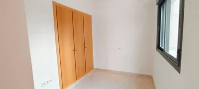 Chambre; carrelage, lumière naturelle