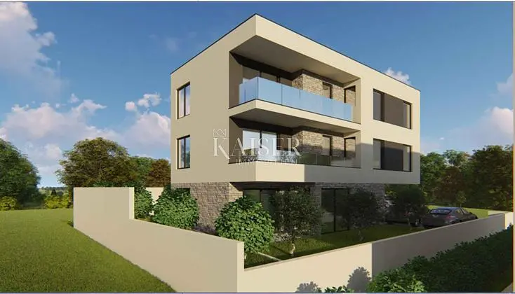 Casa y alrededores