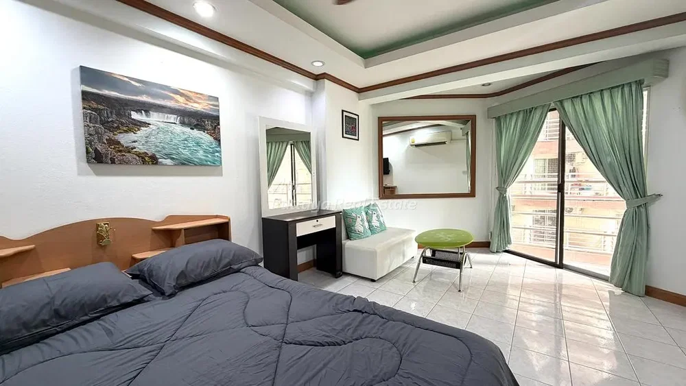 Schlafzimmer; tageslicht, fliesenboden