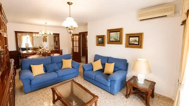 Soggiorno; luce naturale, stile moderno