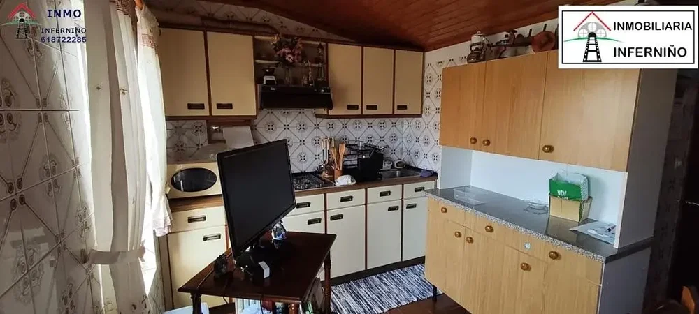 Küche; küchengeräte, tageslicht, renovierungsbedürftig