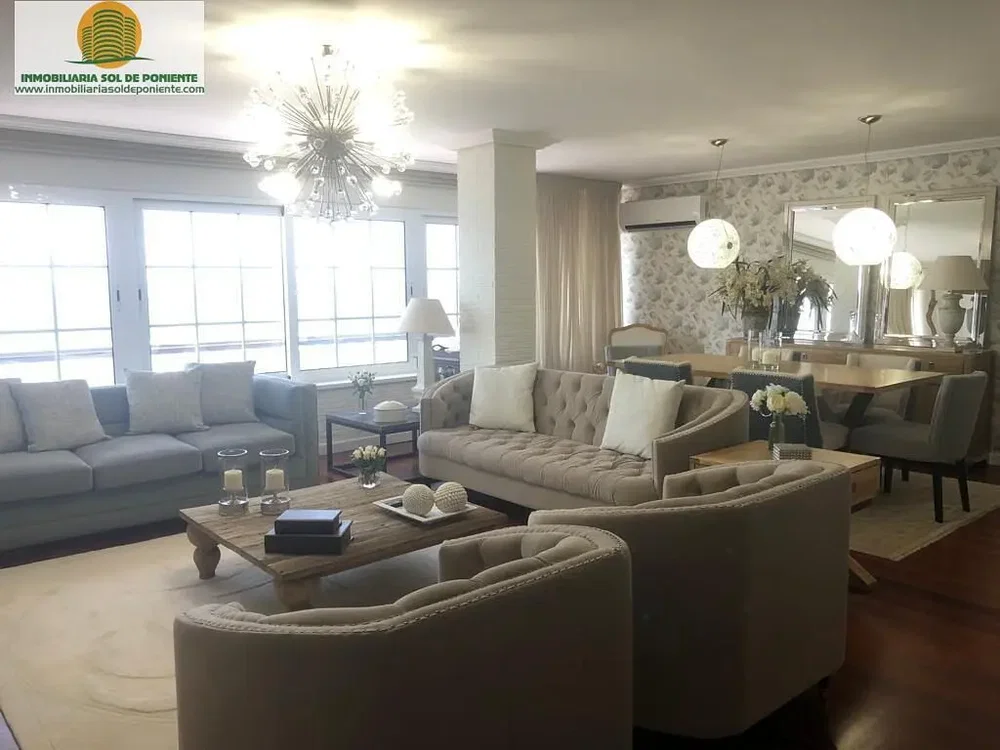 Oturma odası; doğal ışık, modern stil