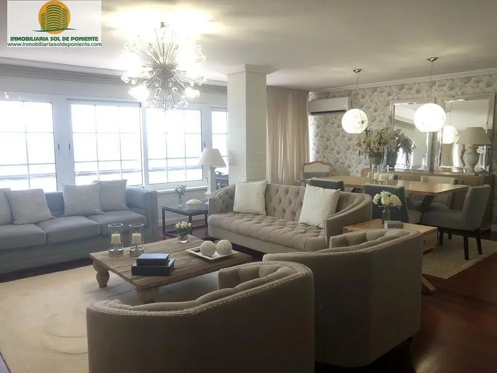 Oturma odası; doğal ışık, modern stil